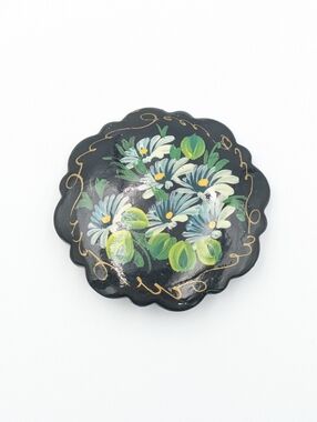 Vintage Russian hand painted floral lacquer black round brooch pin